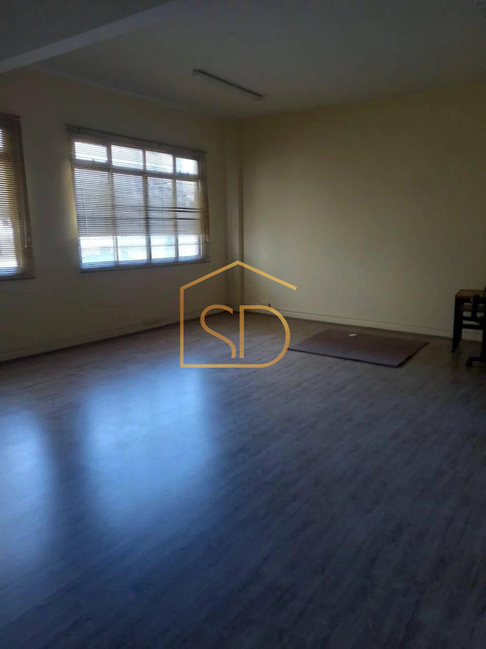 2 Salas amplas, comercial 110m², à venda em Curitiba, Centro - ROBERTO D. ABADIE Consultor de Imóveis