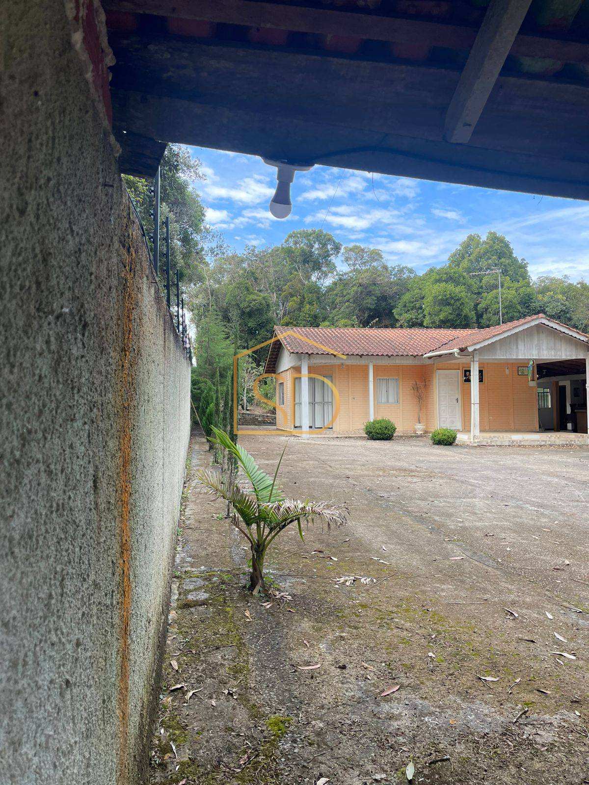 Chácara 5 à venda com 2 quartos 1 suíte, 130,00m² , no Condomínio Sol Nascente , Tijucas doSul, terreno de 5000m² - ROBERTO D. ABADIE Consultor de Imóveis