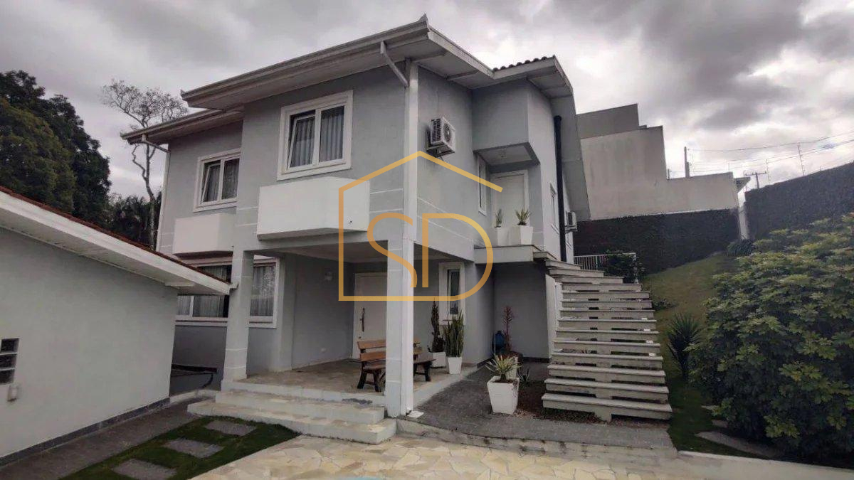 Espetacular Casa Semimobiliada 2 andares com 2 quartos 1 suíte e Piscina, 293m², à venda em São José dos Pinhais, Aristocrata - ROBERTO D. ABADIE Consultor de Imóveis