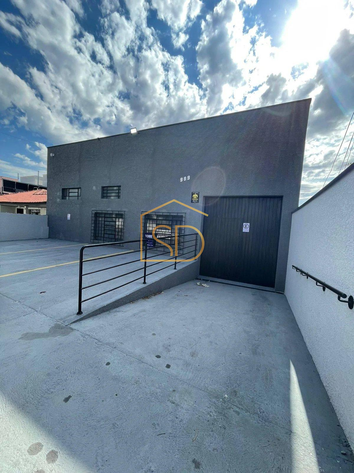 Excelente Barracão Comercialou Industrial , 320m², á venda, em São José dos Pinhais, Cidade Jardim - ROBERTO D. ABADIE Consultor de Imóveis