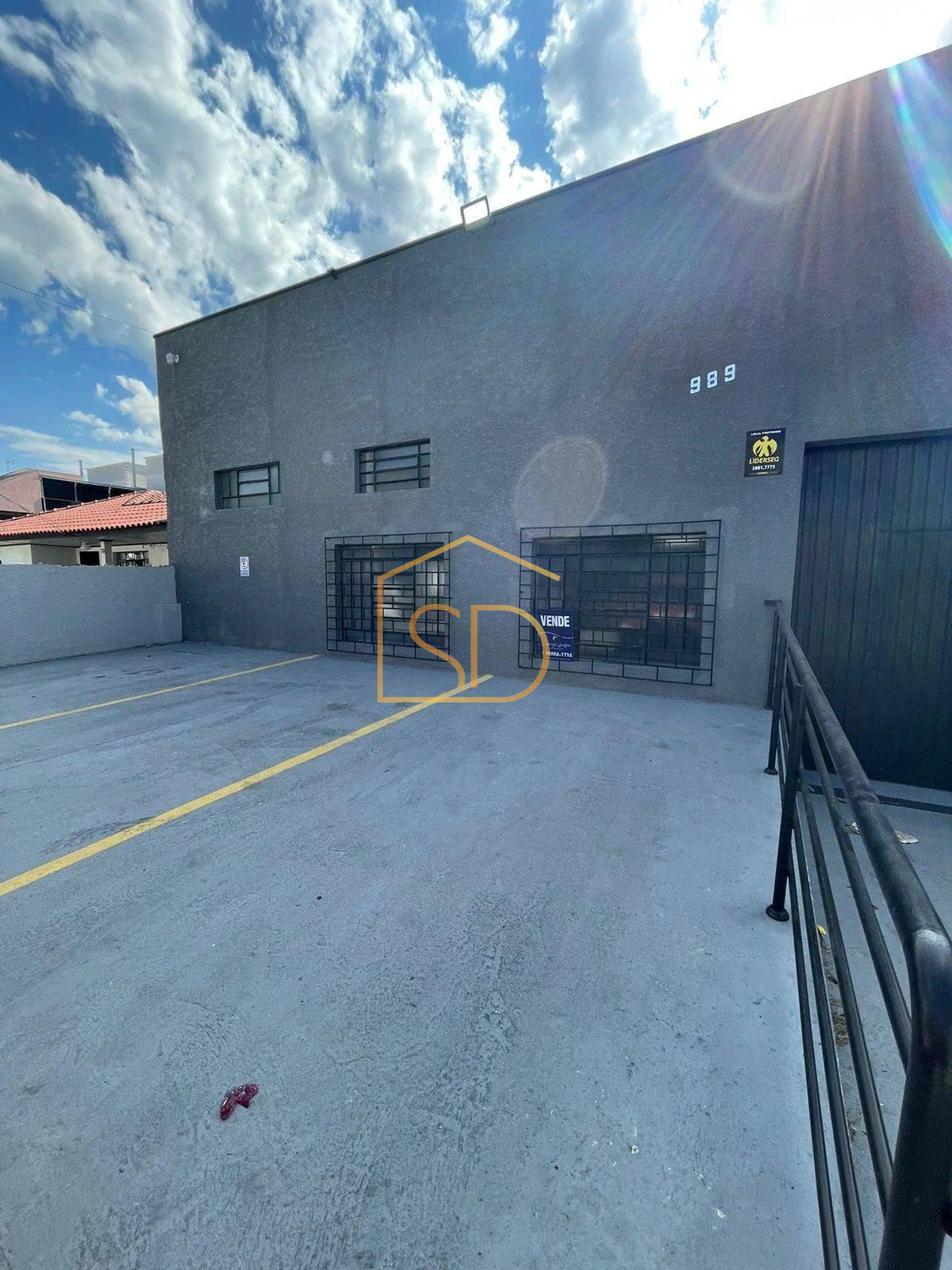 Excelente Barracão Comercialou Industrial , 320m², á venda, em São José dos Pinhais, Cidade Jardim - ROBERTO D. ABADIE Consultor de Imóveis