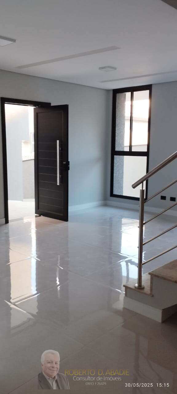 Sobrado em condomínio à venda em Curitiba, Uberaba, com 3 quartos, 137,92m² - ROBERTO D. ABADIE Consultor de Imóveis