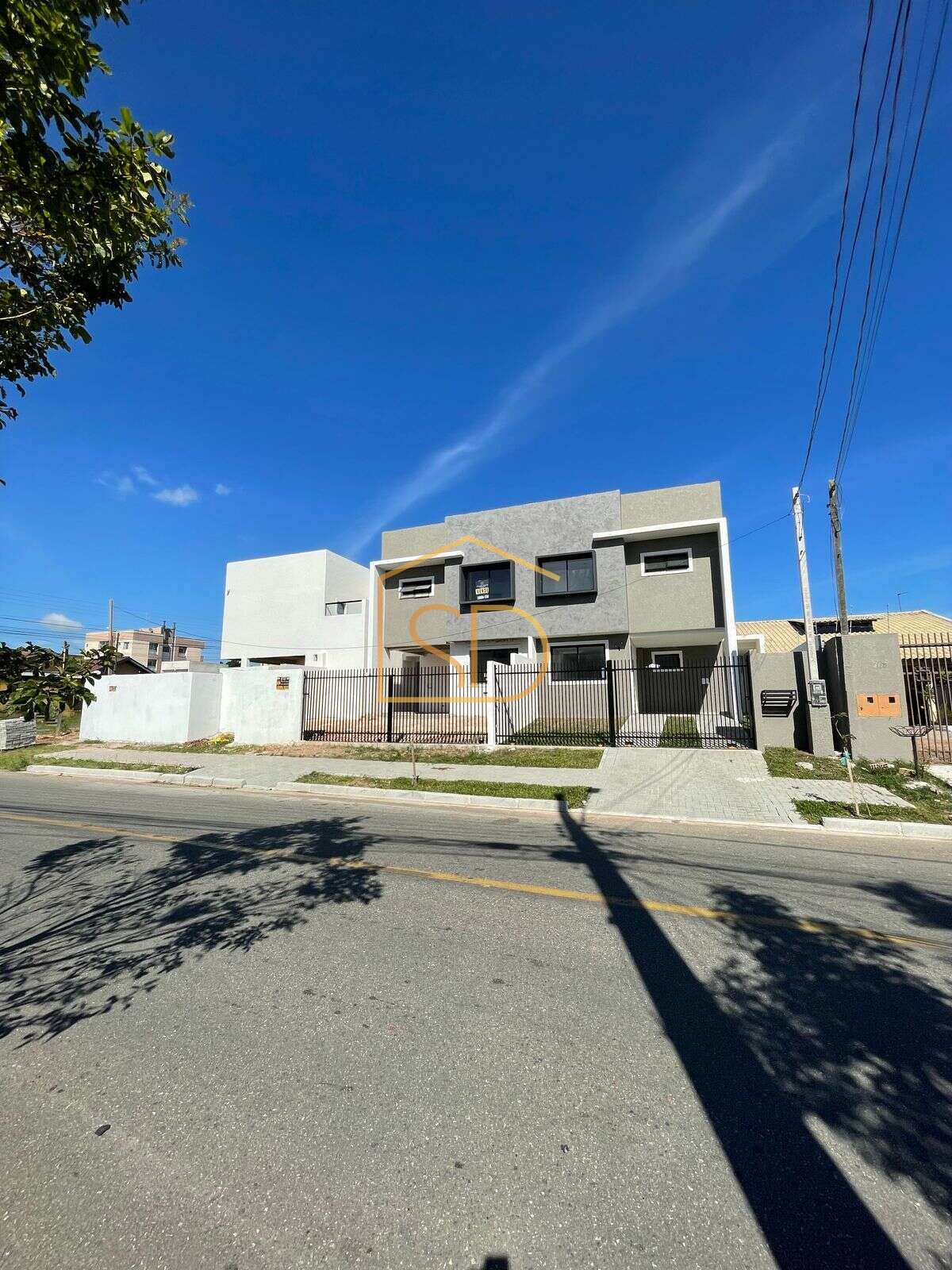 Sobrado Novo - Ultima Unidade com 3 quartos 1 suíte, à venda em São José dos Pinhais, Cruzeiro - ROBERTO D. ABADIE Consultor de Imóveis